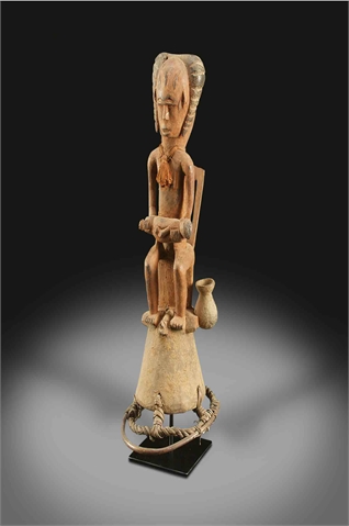   Tanzaufsatz Urhobo, Nigeria Holz, Pflanzenfasern  