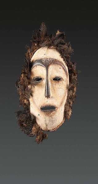  Ritual-Maske, Lega, Dem. Rep. Kongo, Holz, Federn Höhe 24 cm