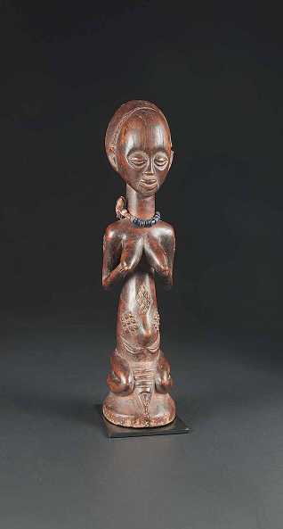  Weibliche Figur, Luba, Hemba, Dem. Rep. Kongo, Holz, Perlenkette  Höhe 37 cm