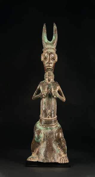  YorubaWeibliche FigurNigeriaBronzeHöhe 60 cm