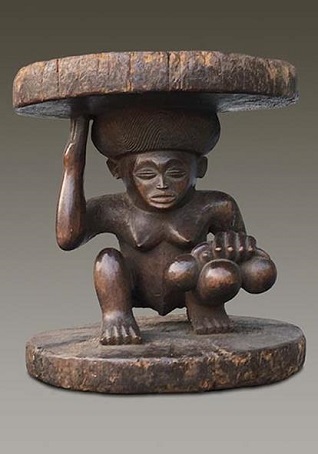 Weiblicher Ritualhocker Tchokwe Dem. Rep. Kongo Holz Höhe 25 cm