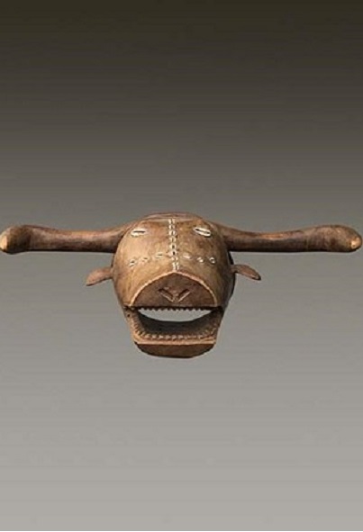 Büffelmaske Tabwa Dem. Rep. Kongo Holz Höhe 30 cm